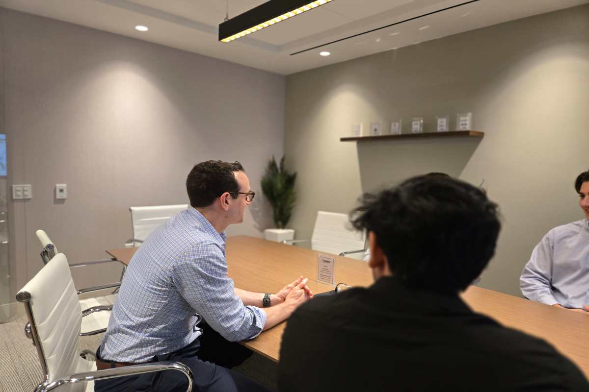 M&A Consultants Talking to Each Other about Services